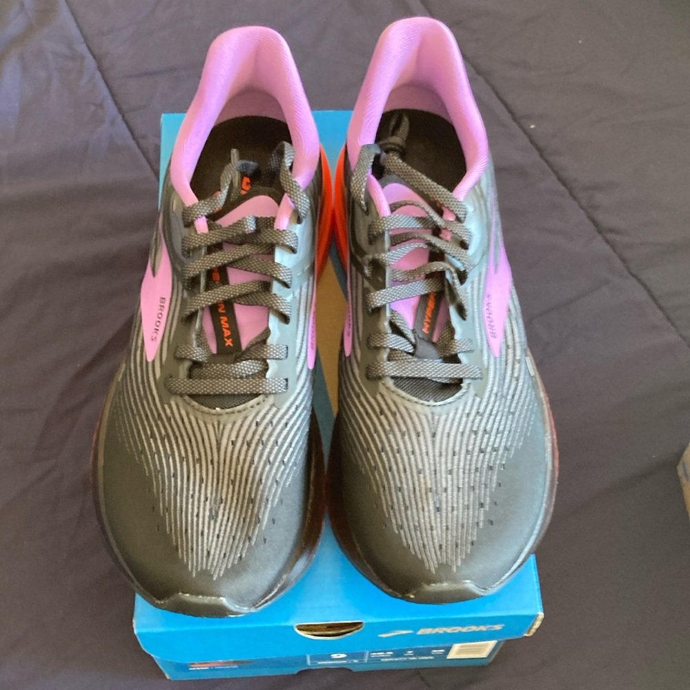 Brooks Hyperion Max women’s size US 9